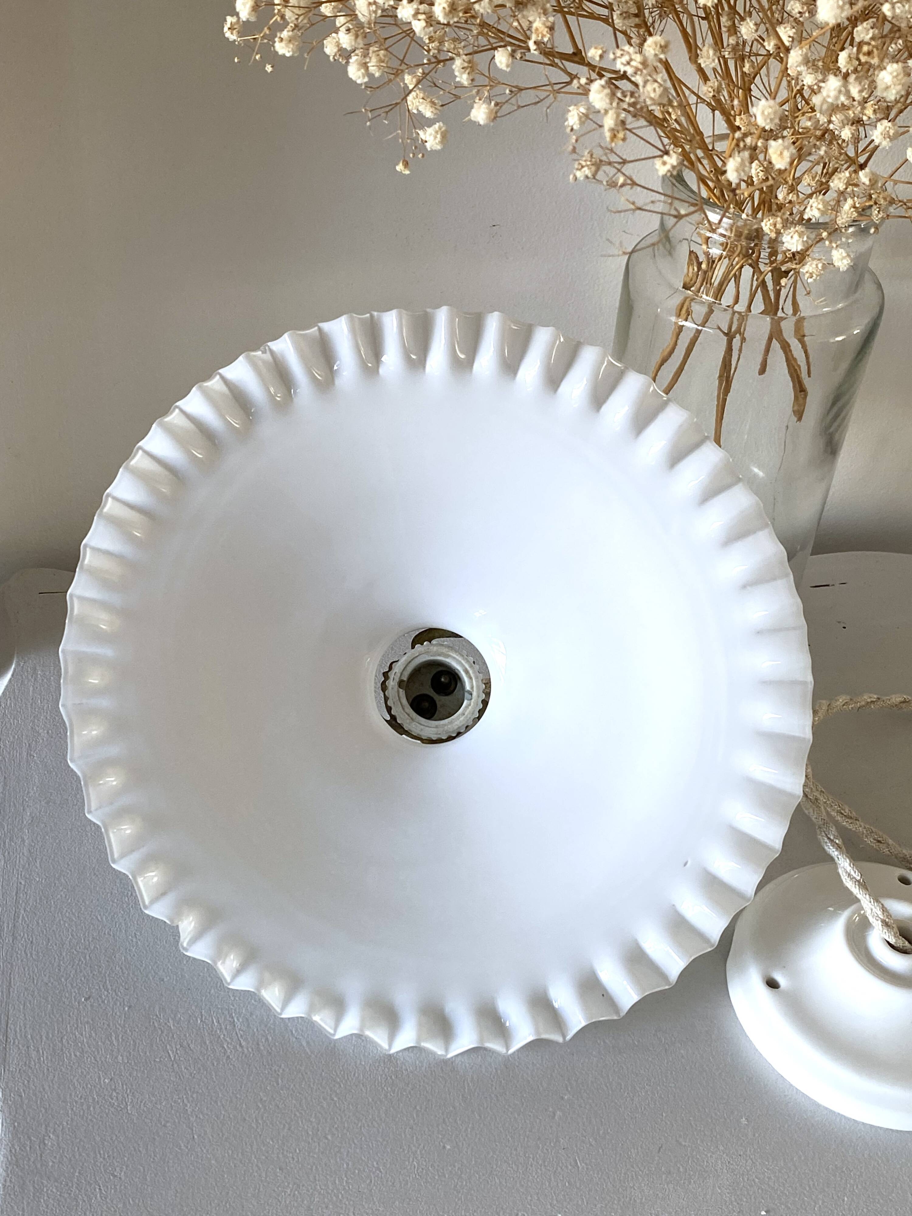 Suspension en opaline