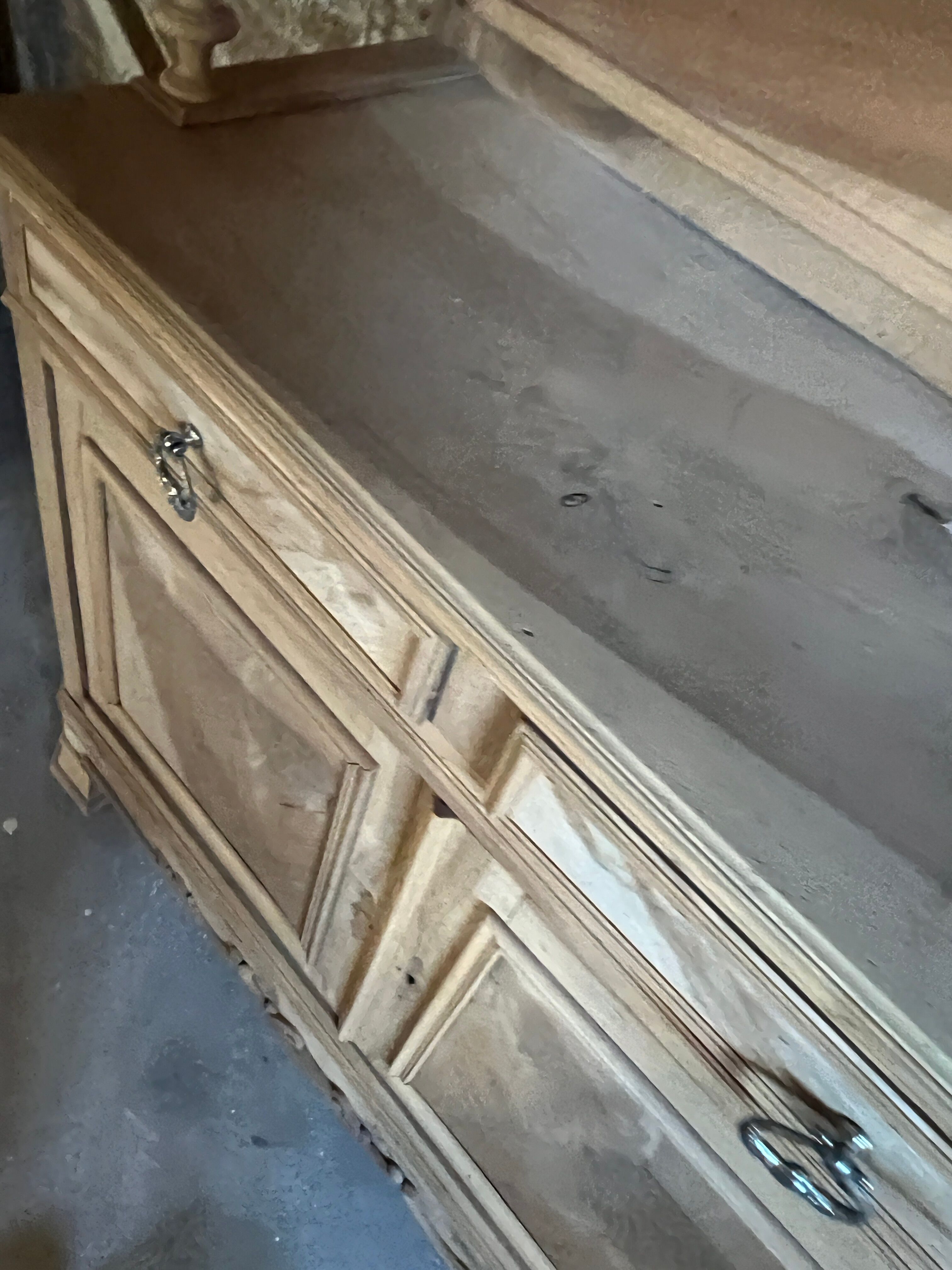 Sideboard 2 aerogummed vitreous body