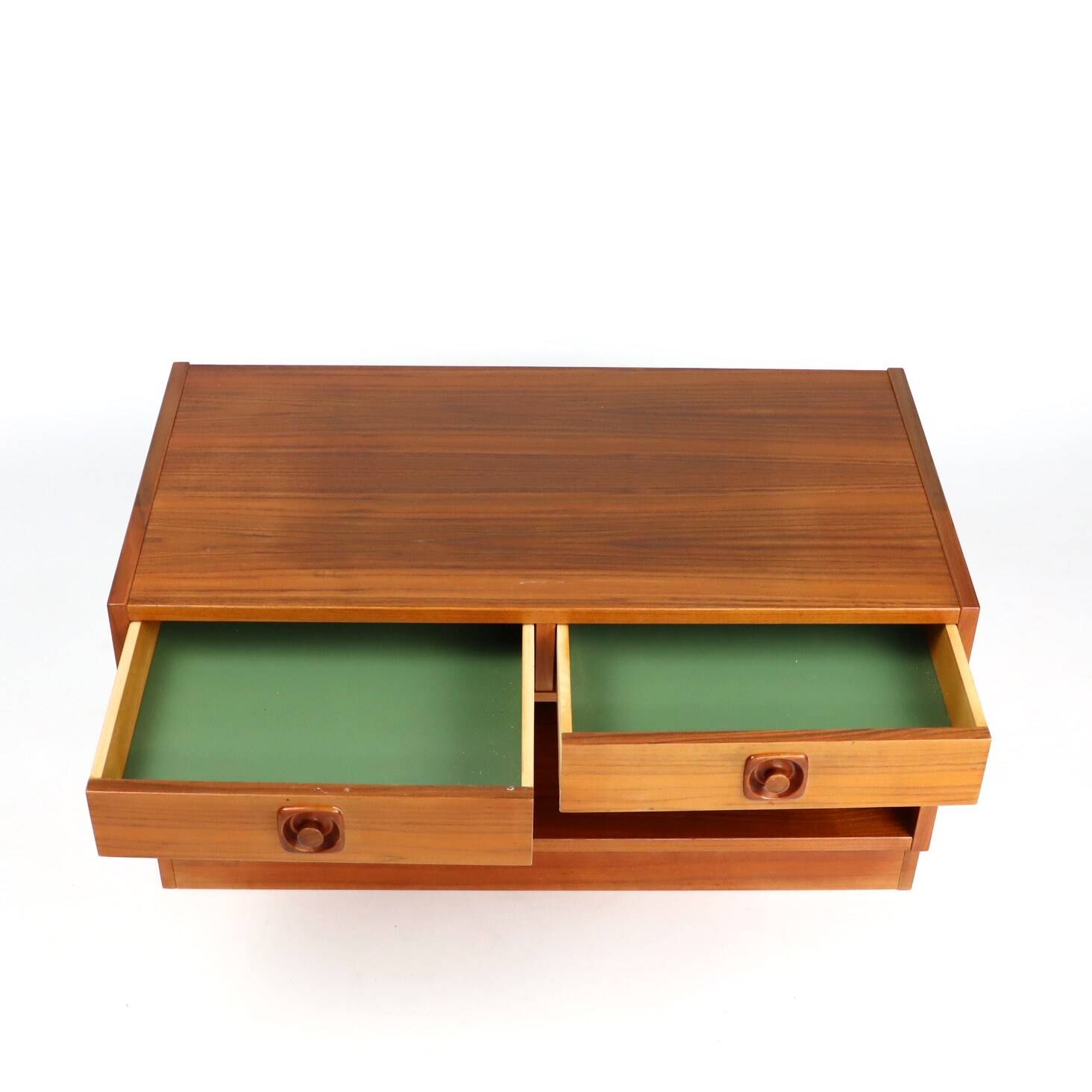 70s chest of drawers