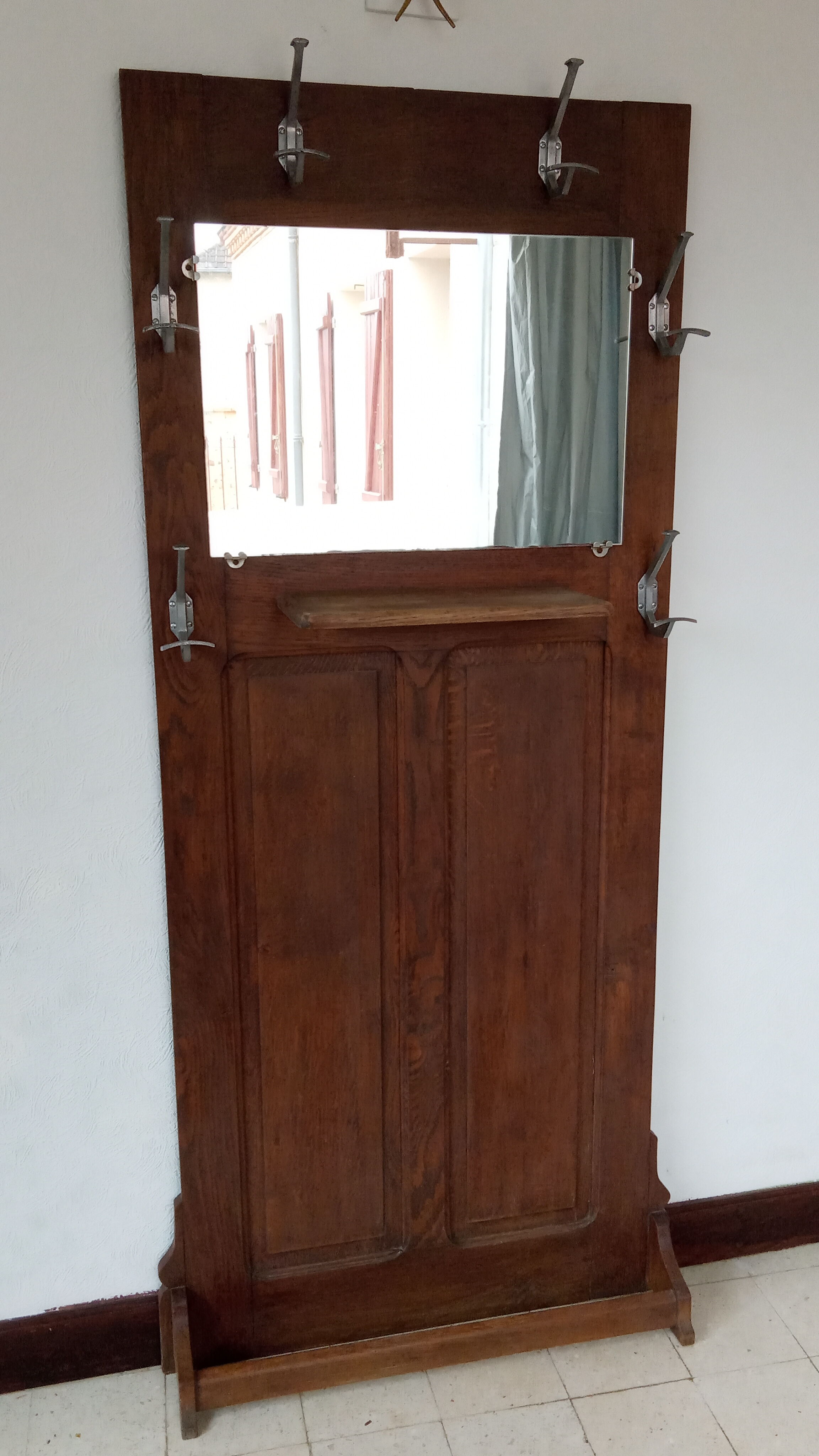 Oak cloakroom from the 1940s