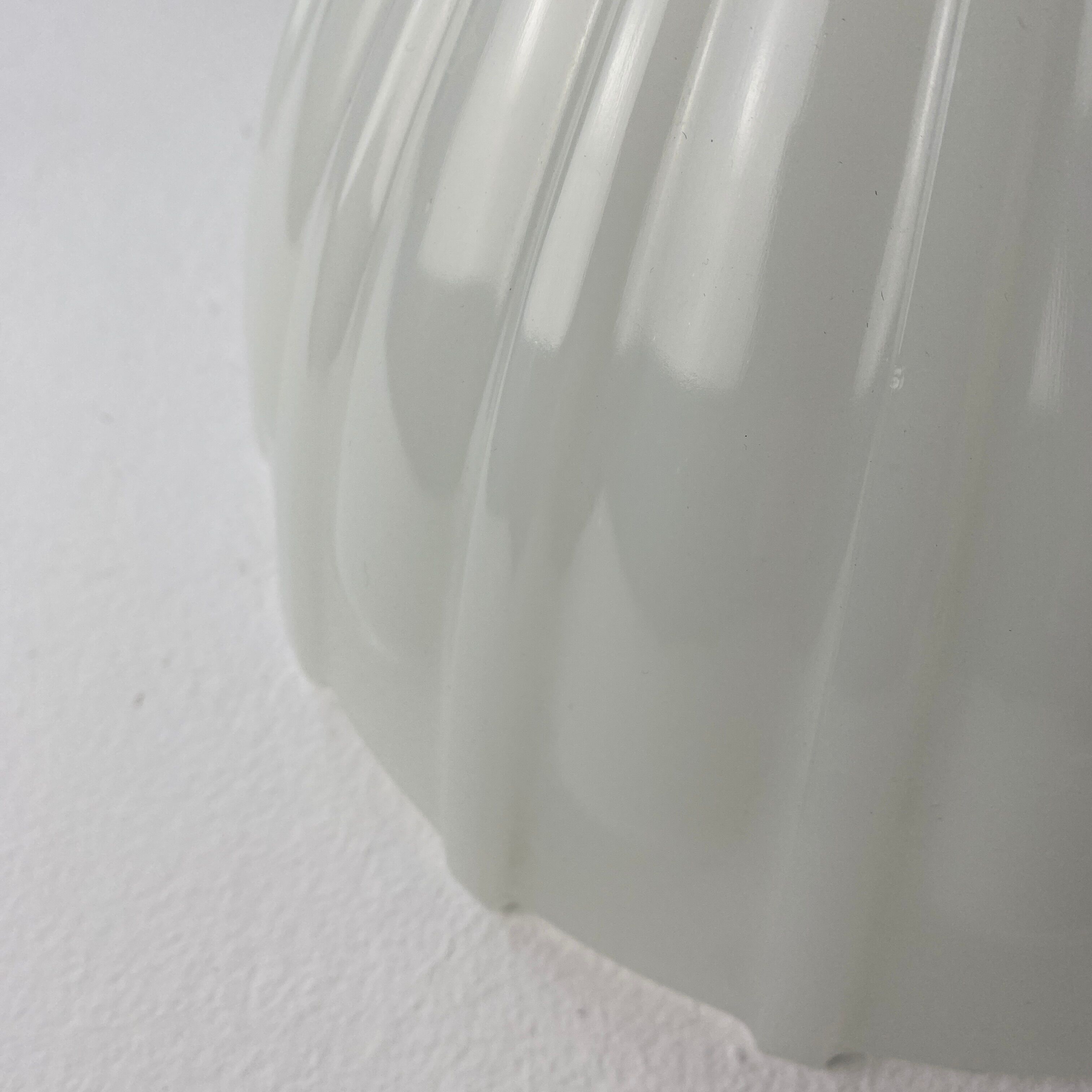 Art deco pendant lamp in opaline