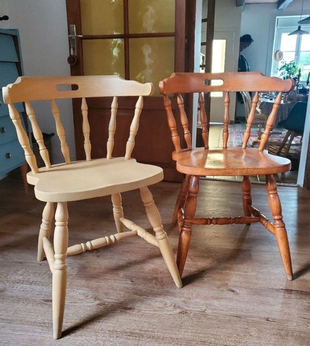 Set of 2 farm chairs