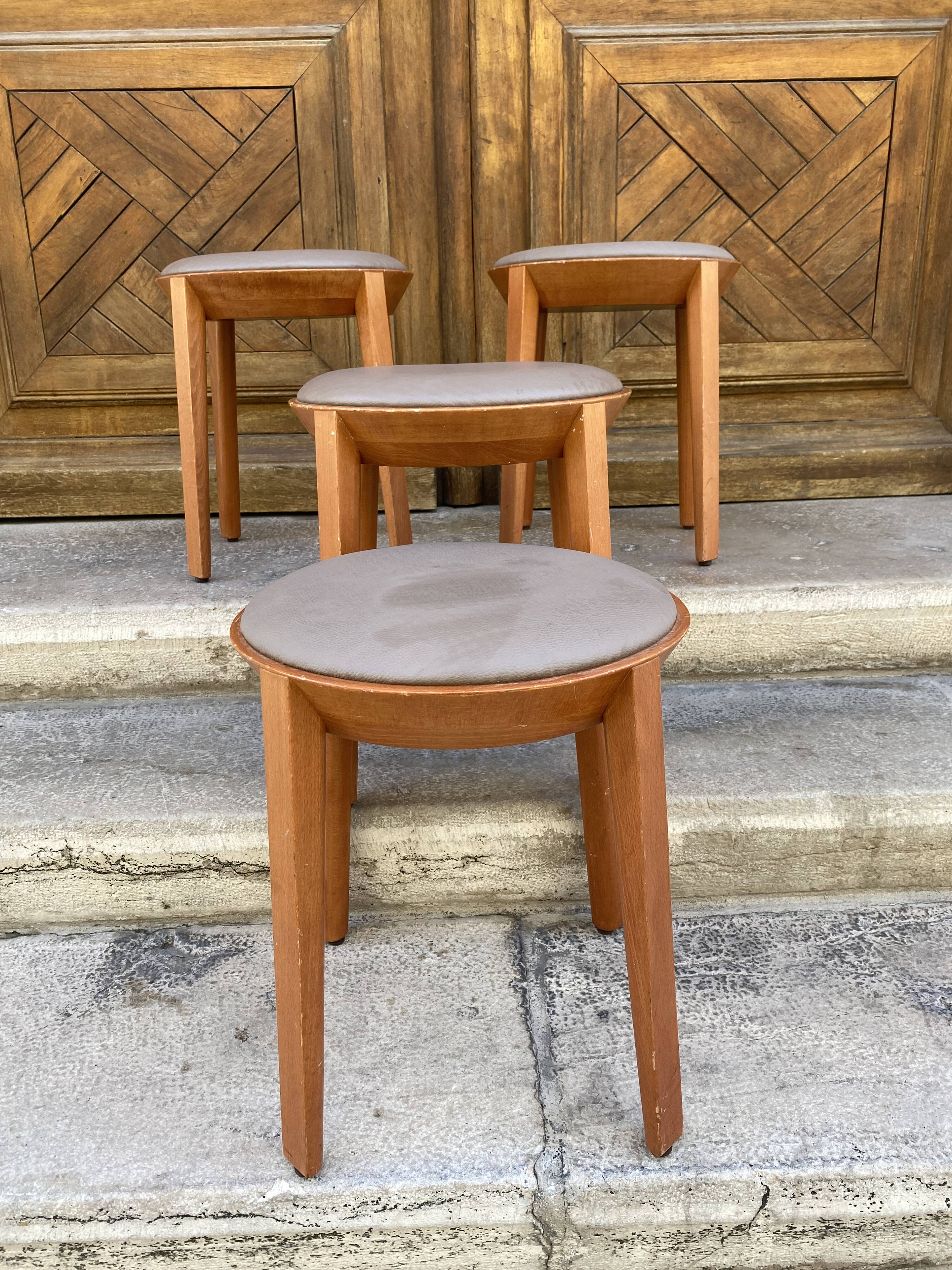 Set of 4 stools in beech and gray Skai 1980