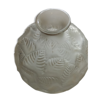 Vase René Lalique collection "Ormeaux"