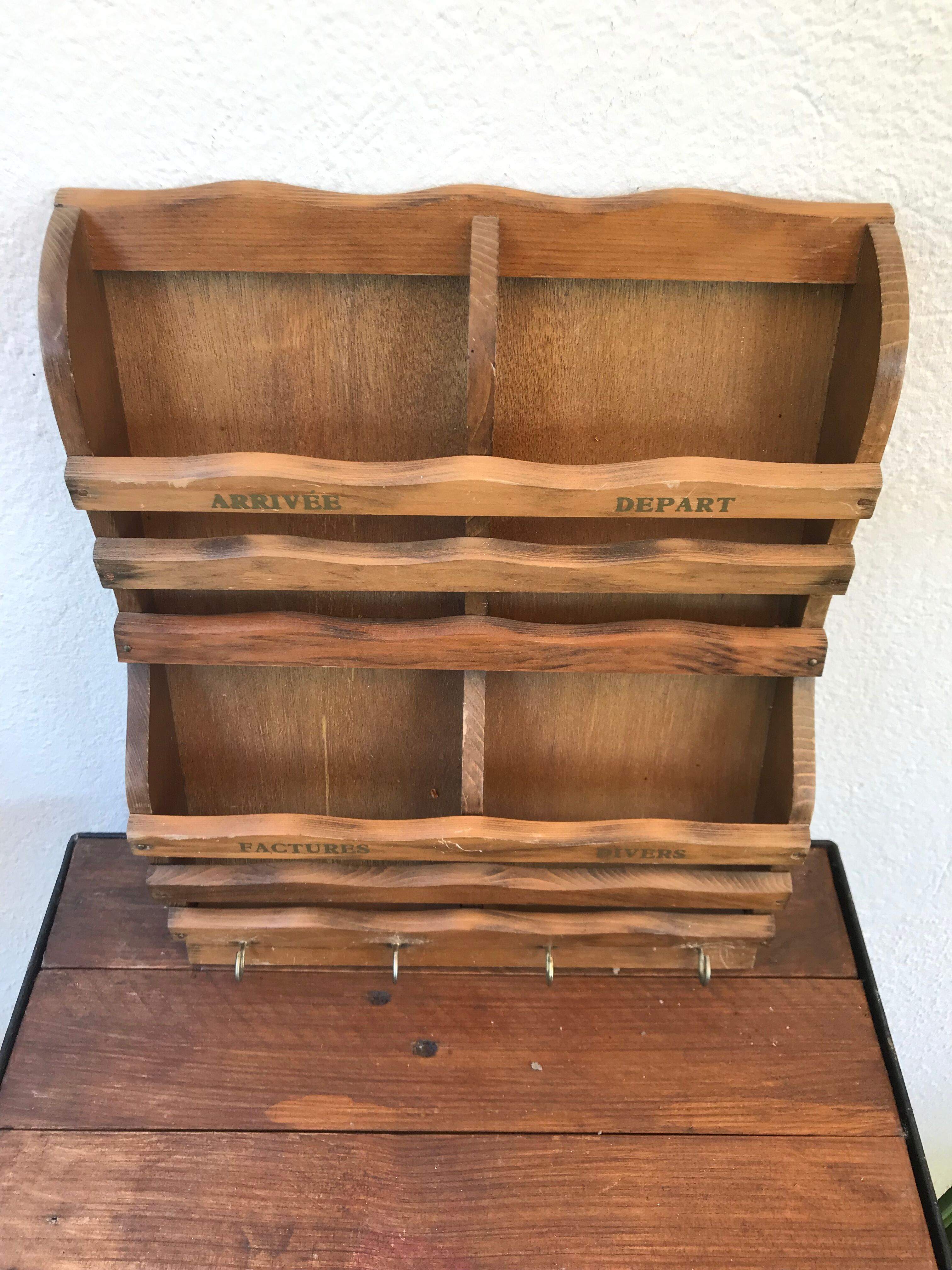 Former letter door locker - keys