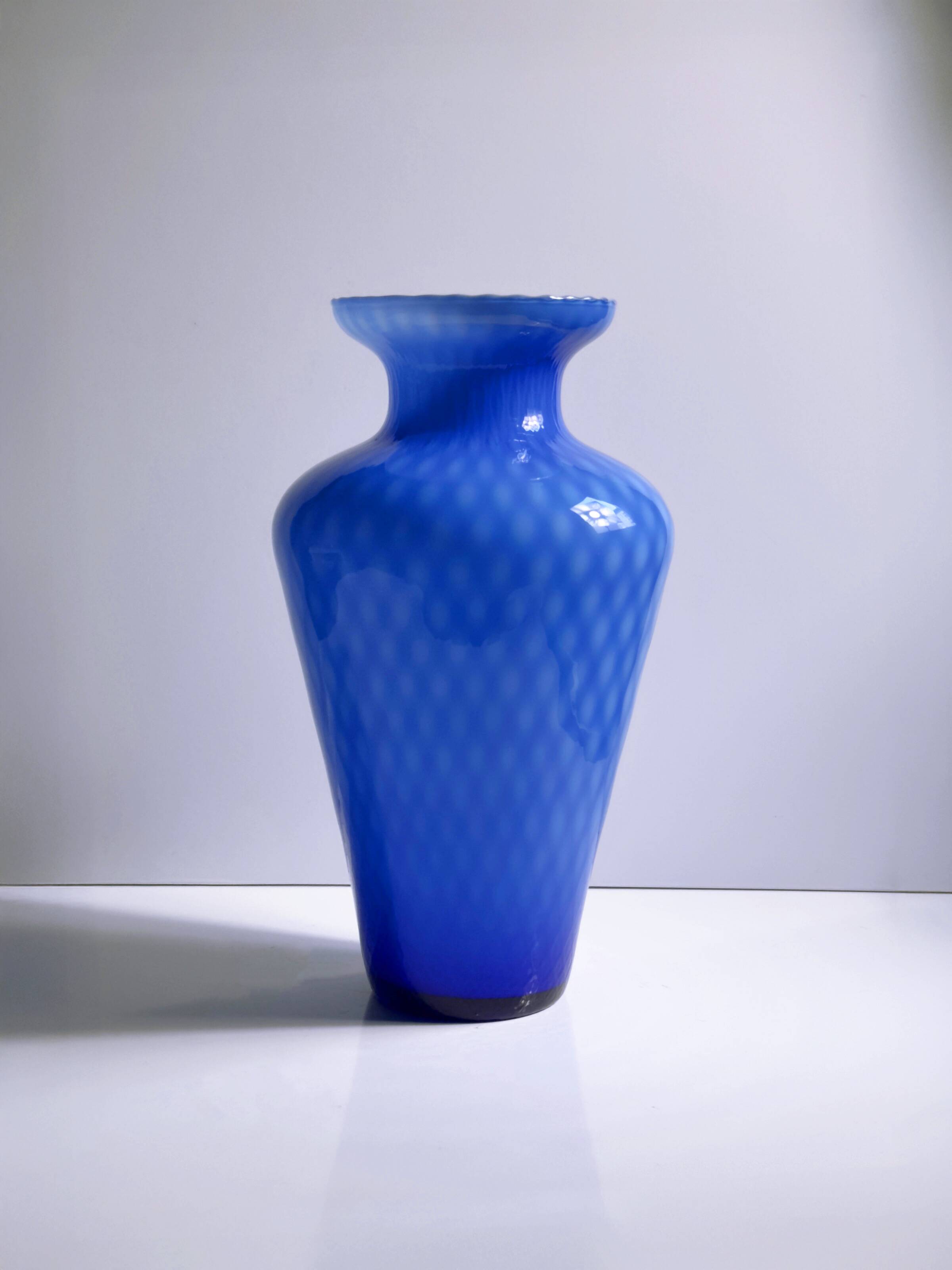 Vase bleu cobalt de Murano des années 1960