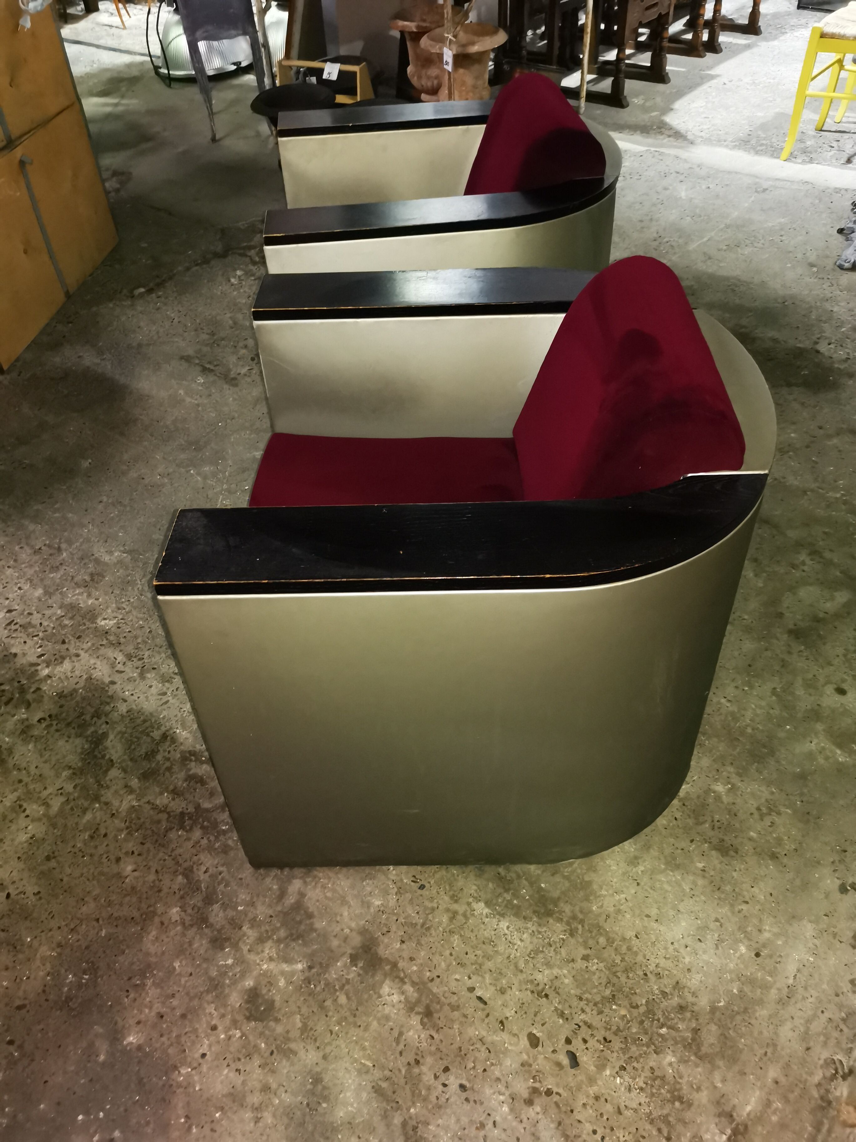 Set f 2 vintage club chairs and table