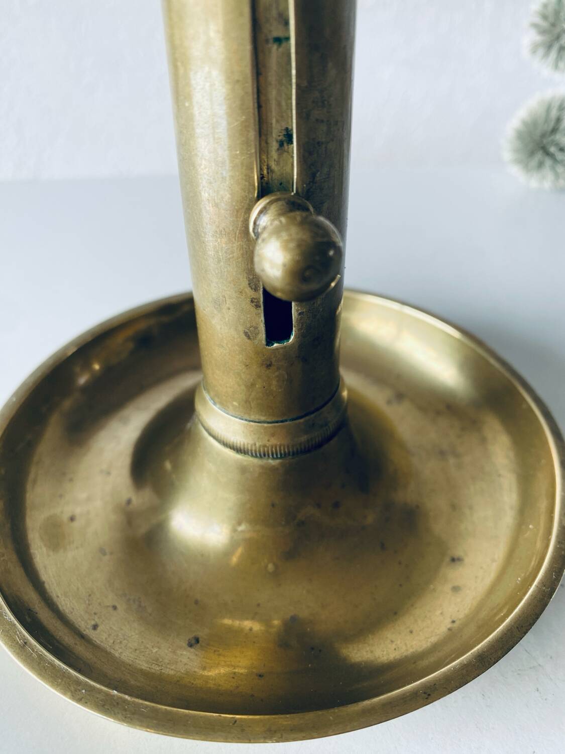 Classic candle holder