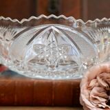 Beautiful vintage English decorative bowl in molded and cut glass