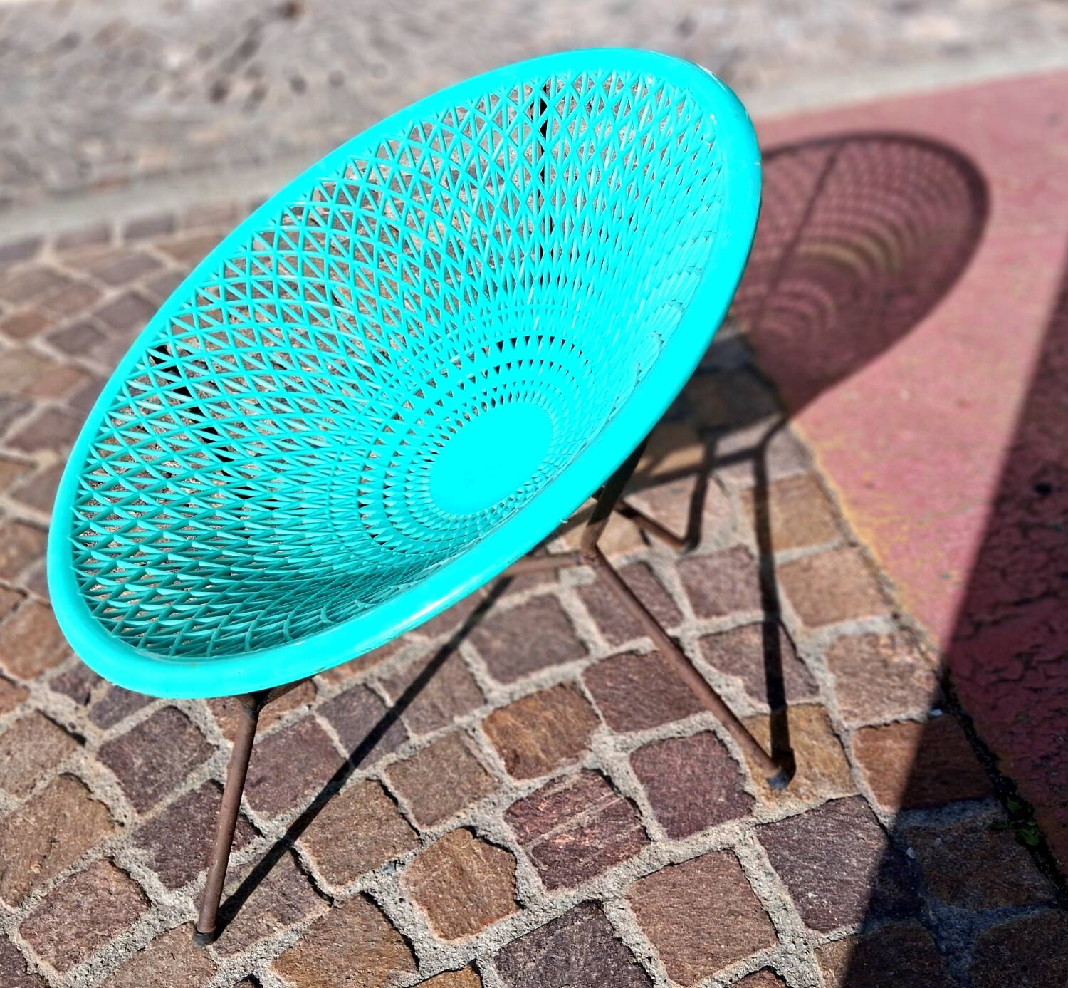 Authentic vintage seventies Fantasia armchair made in France.