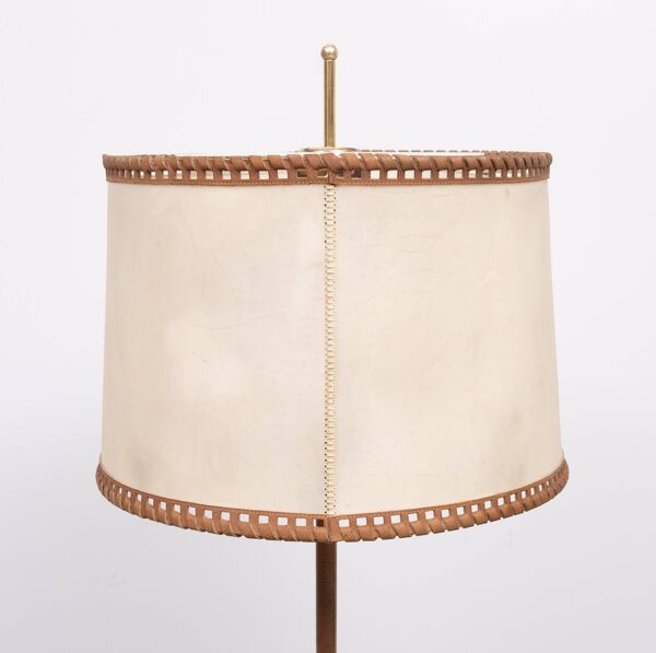 Lampadaire Charlotte Wawer, abat-jour parchemin, détails en laiton, Allemagne des années 1950