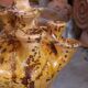 Vase sculpture en tamegroute jaune tachetée emaillée abstraite