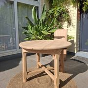 Renovated round table with extension