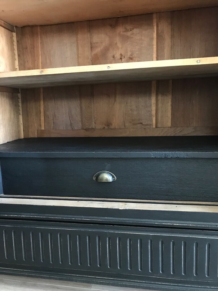 Black and wood showcase