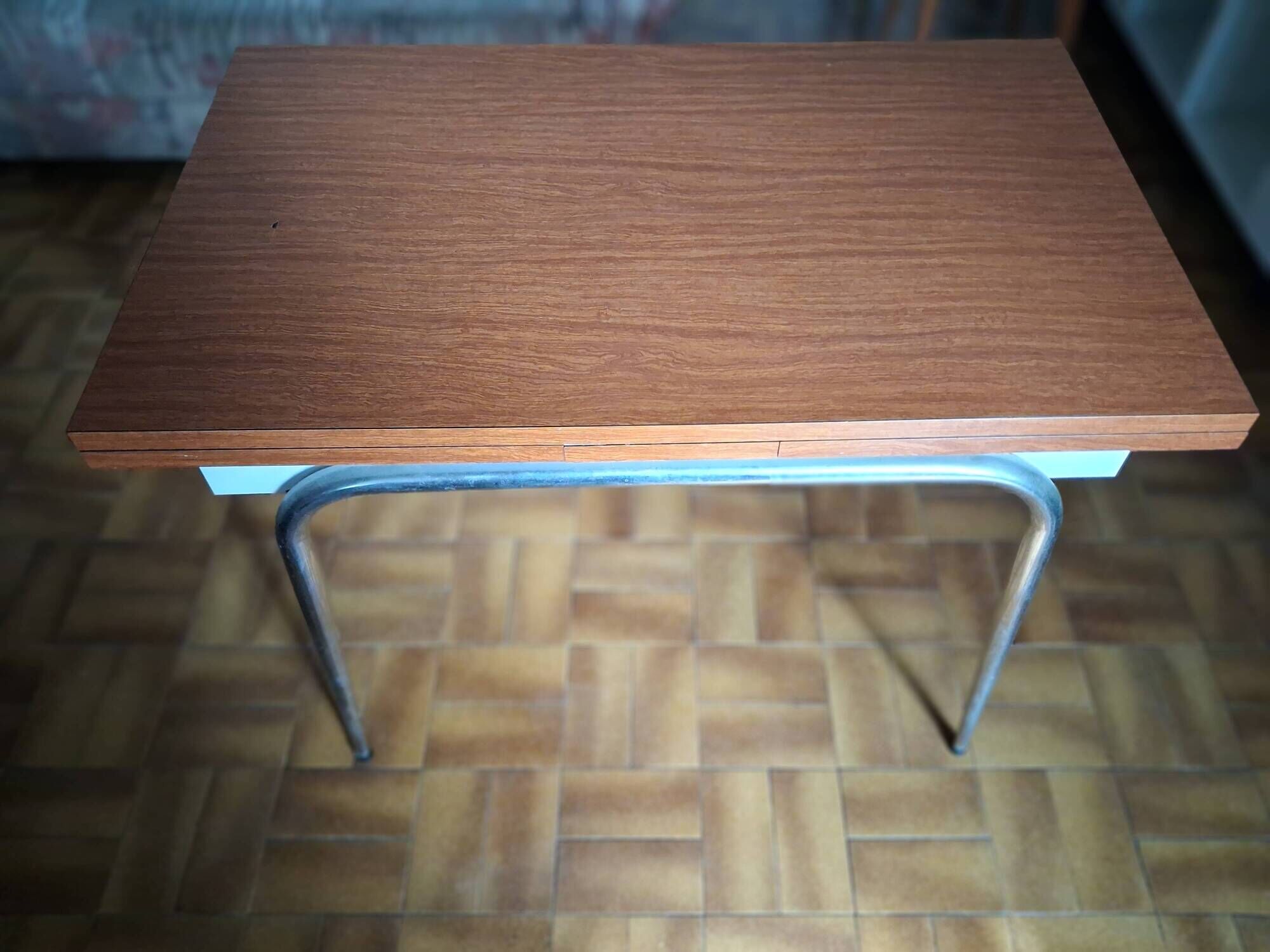 Formica kitchen table