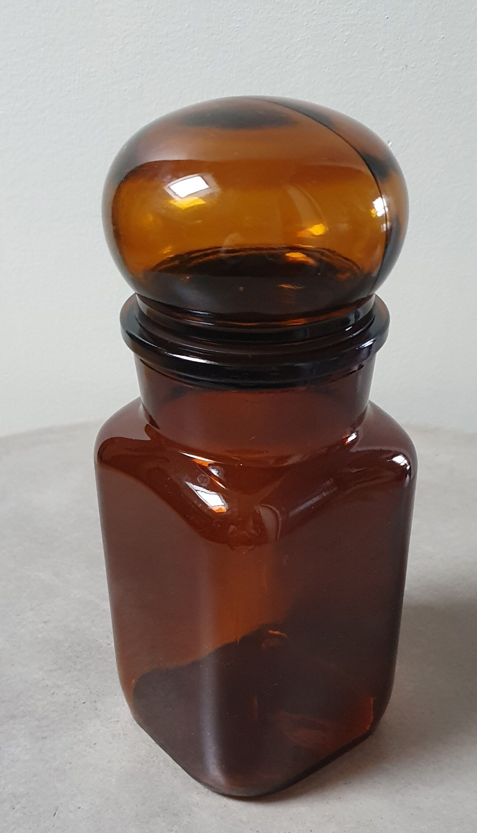 Apothecary bottle