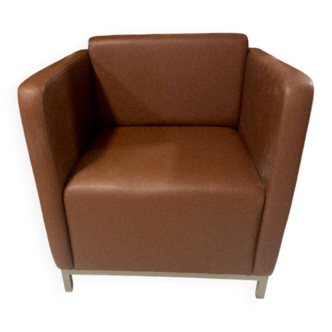 Vintage "club" cube armchair in faux leather with brutalist lines (1980s)