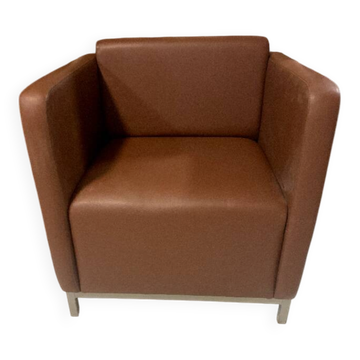 Fauteuil cube vintage "club"simili cuir et lignes brutalistes (années 80)