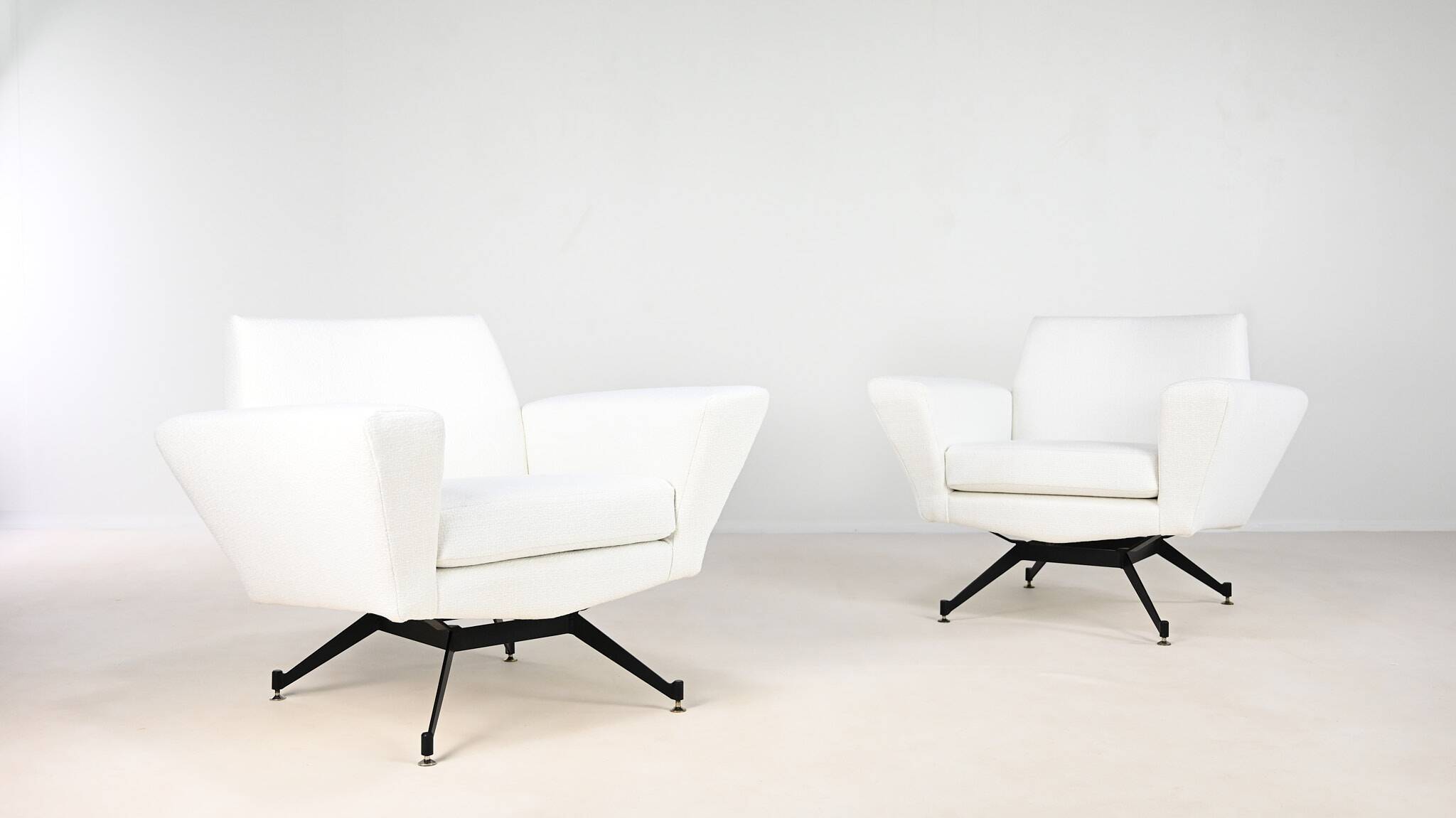 Studio Tecnico APA, Pair of Armchairs Model M530 for Lenzi. Italy C.1950