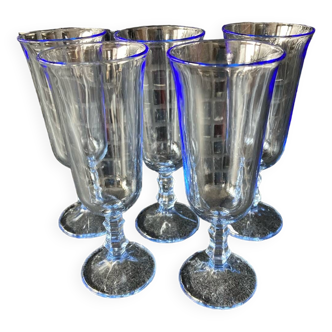 Flûtes en verre bleuté