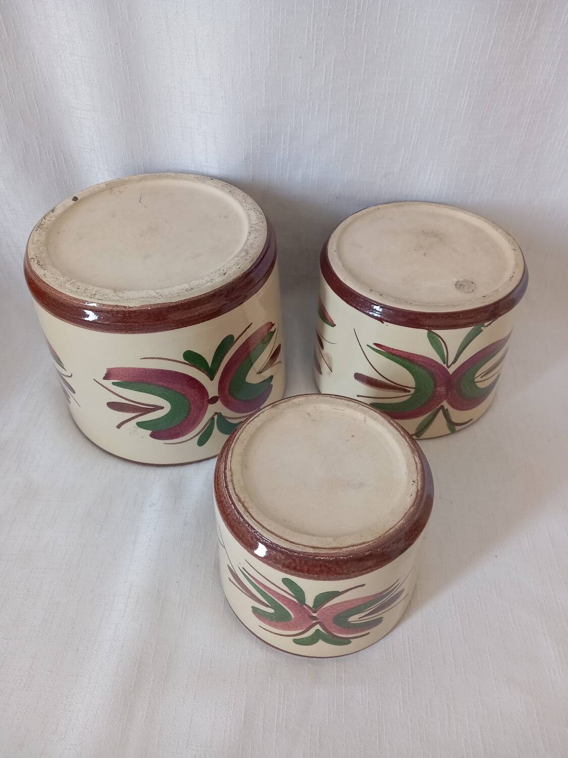 Ensemble de pots en céramique peints vintage
