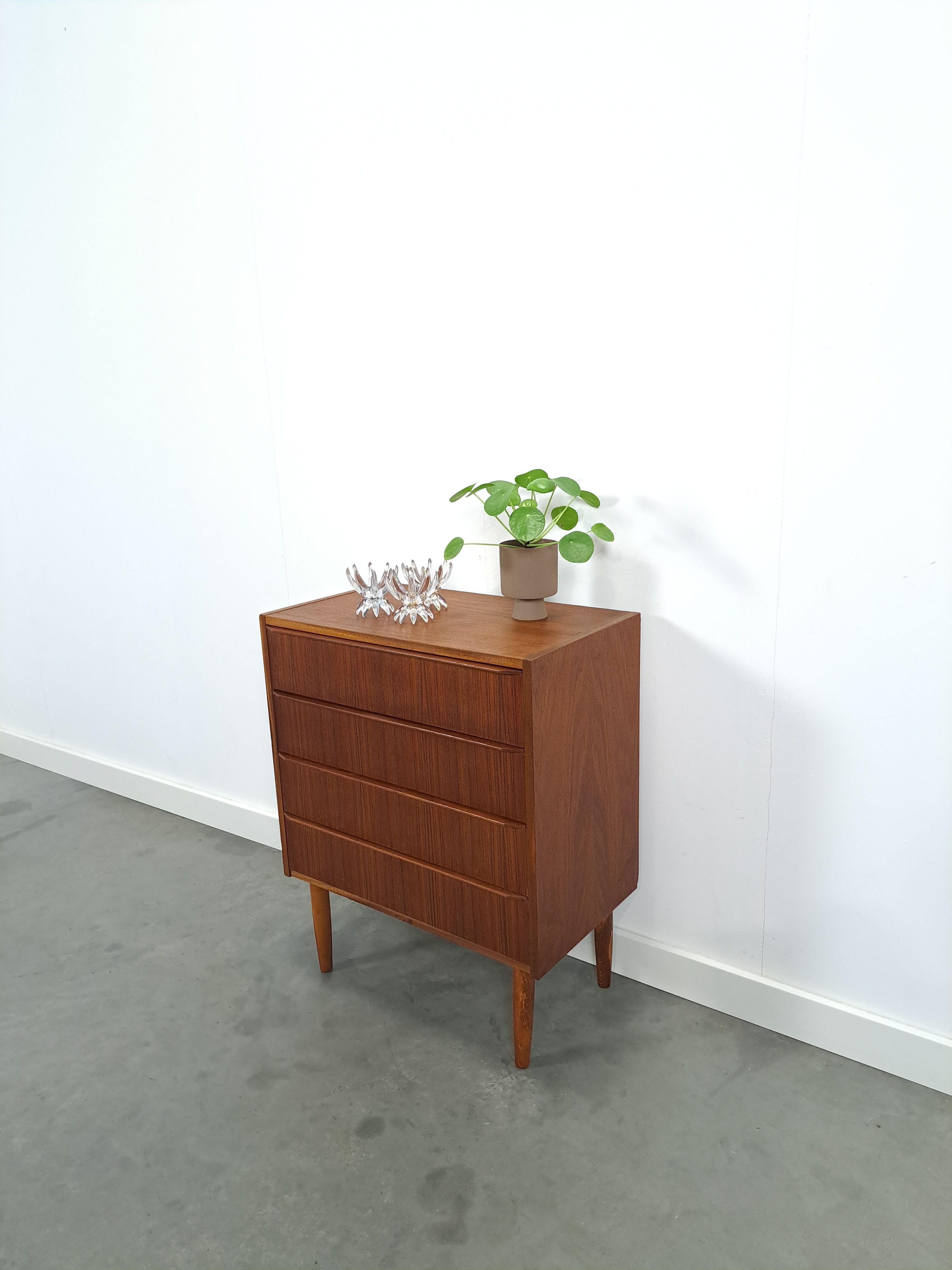 Danish teak chest of drawers with 4 drawers
