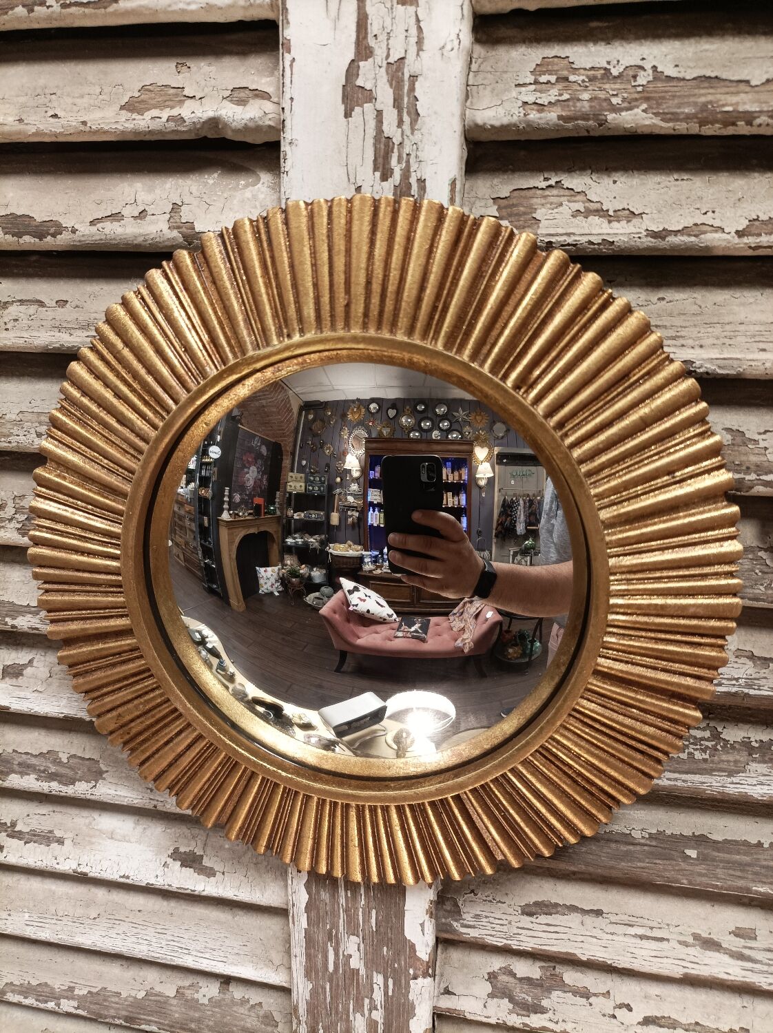 Convex mirror or golden witch's eye