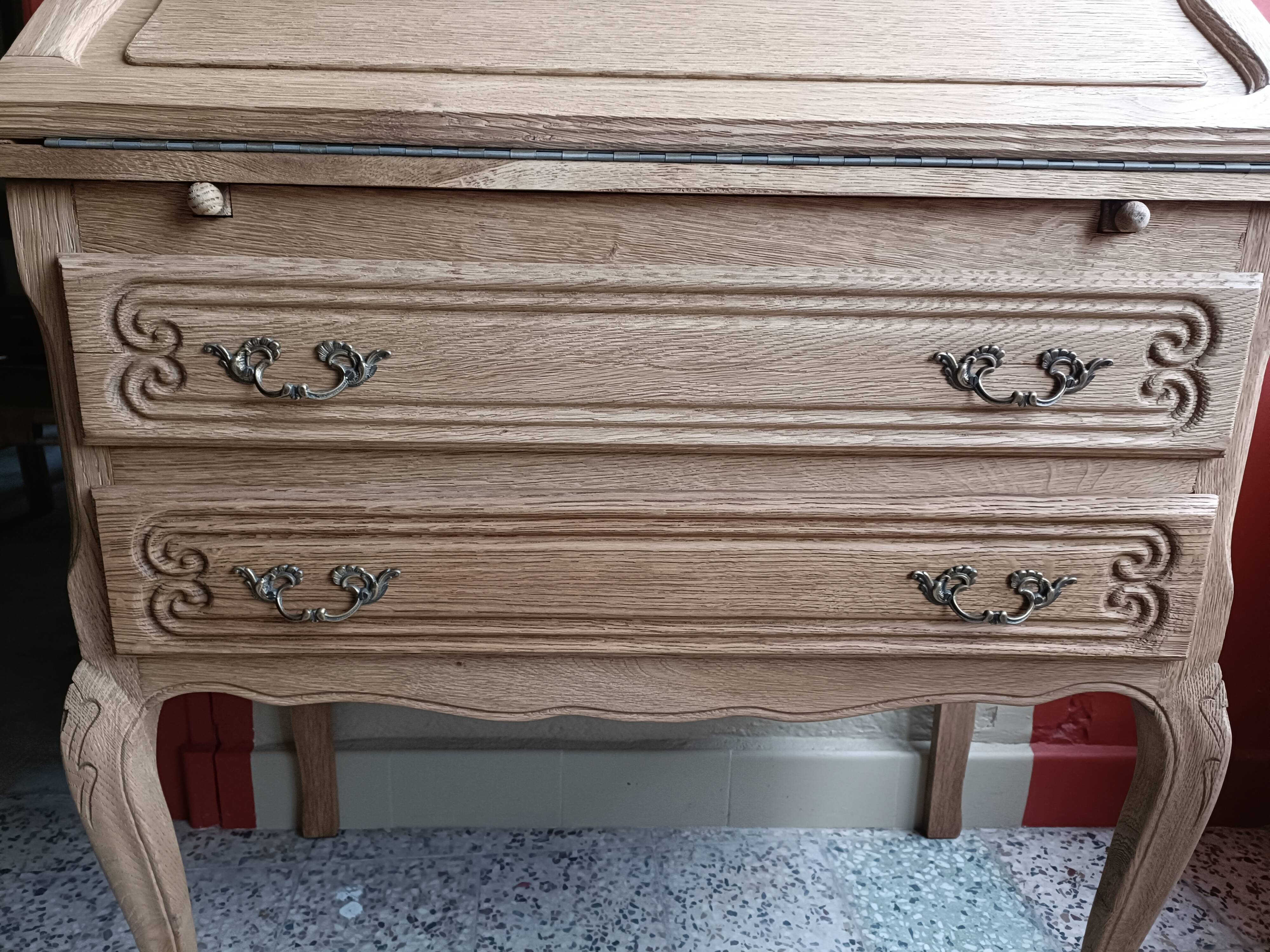 Renovated secretary