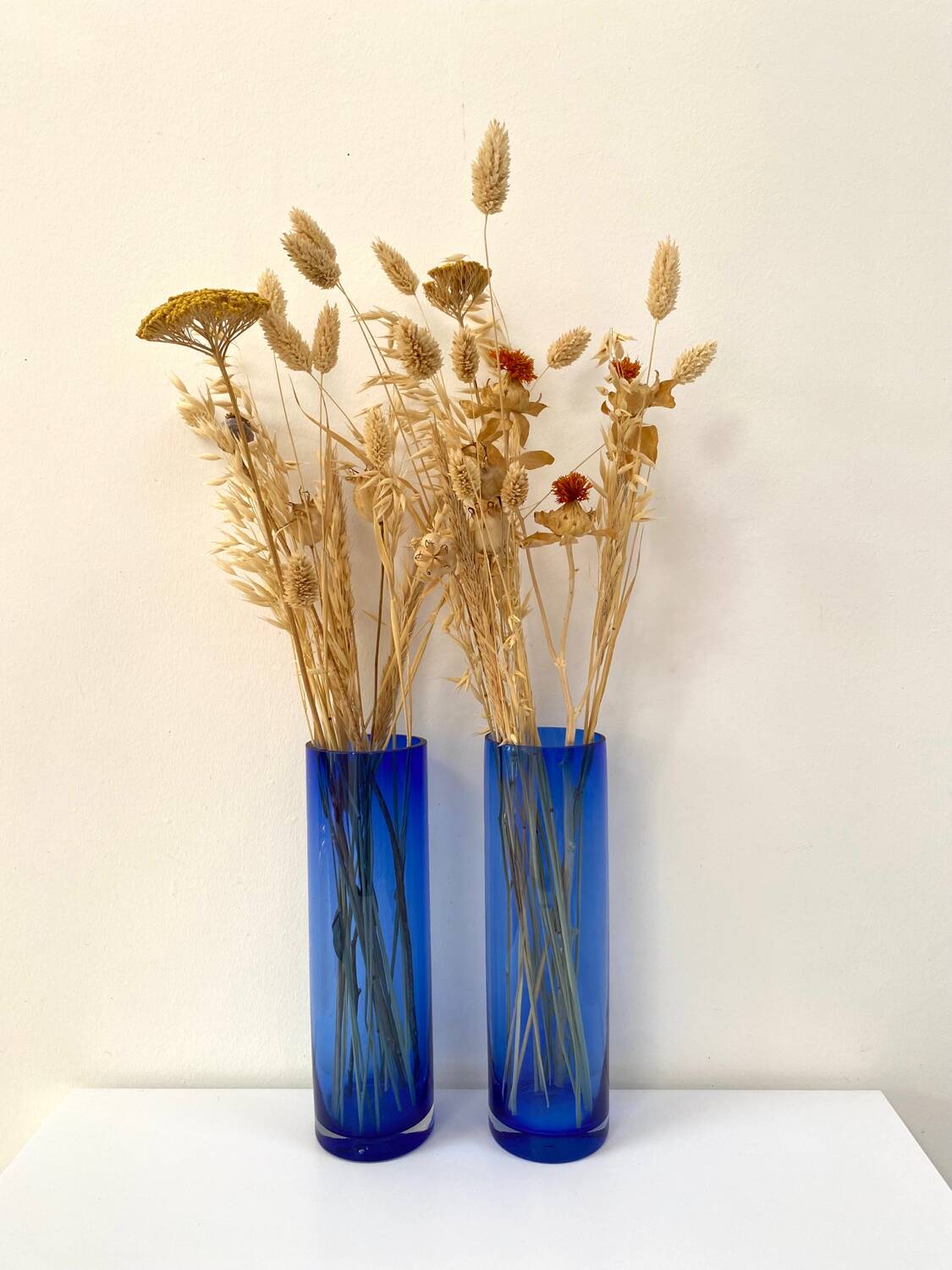 Lot de 2 vases vintage en verre bleu cobalt