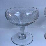 Set of 8 champagne glasses in crystal engraved 50s