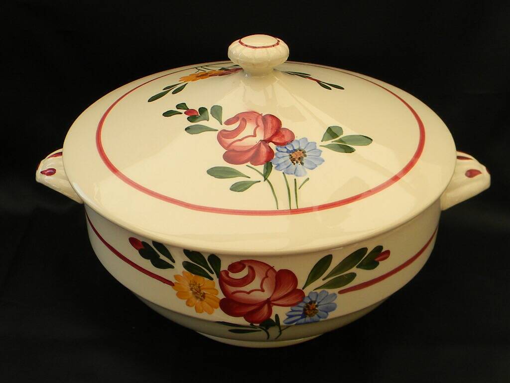 Soup tureen in earthenware from sarreguemines. chatenois model.