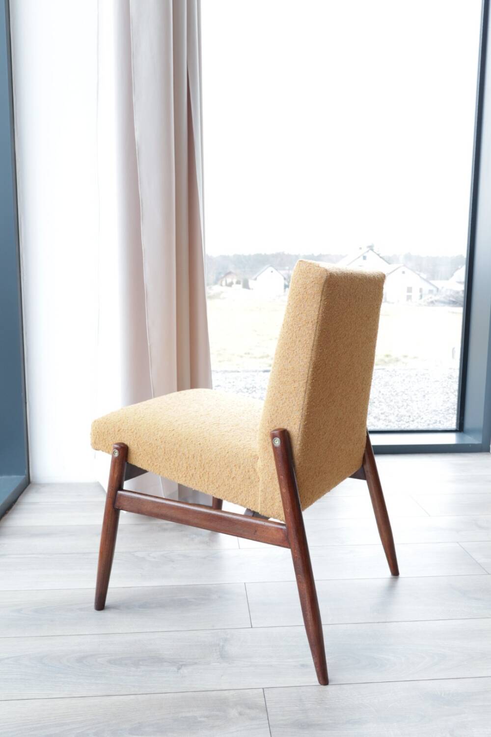 Fauteuil vintage jaune bouclé 1970