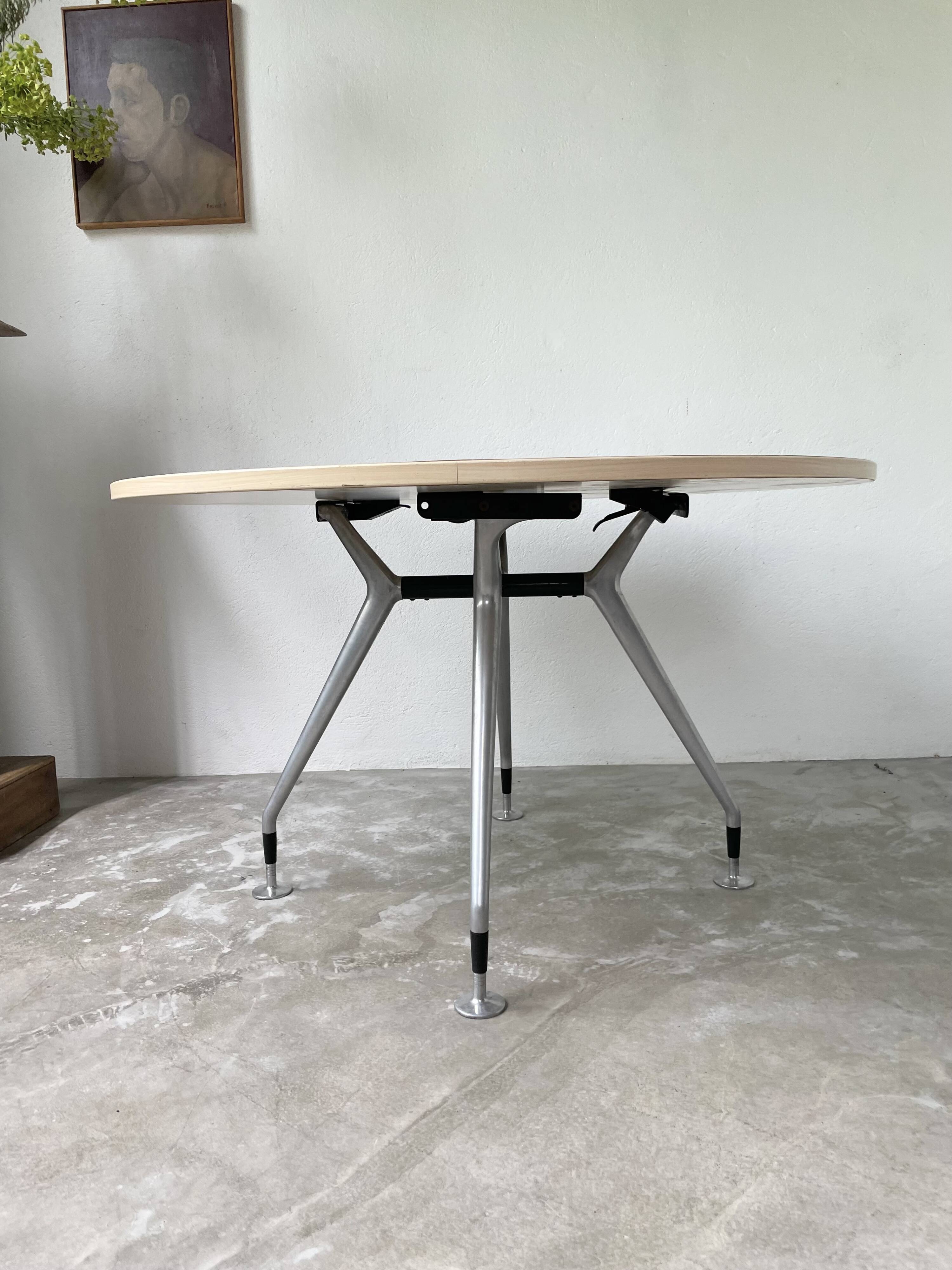 Tecno Nomos Round Table Brushed Metal