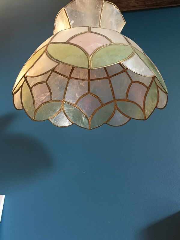 Mother-of-pearl pendant lamp