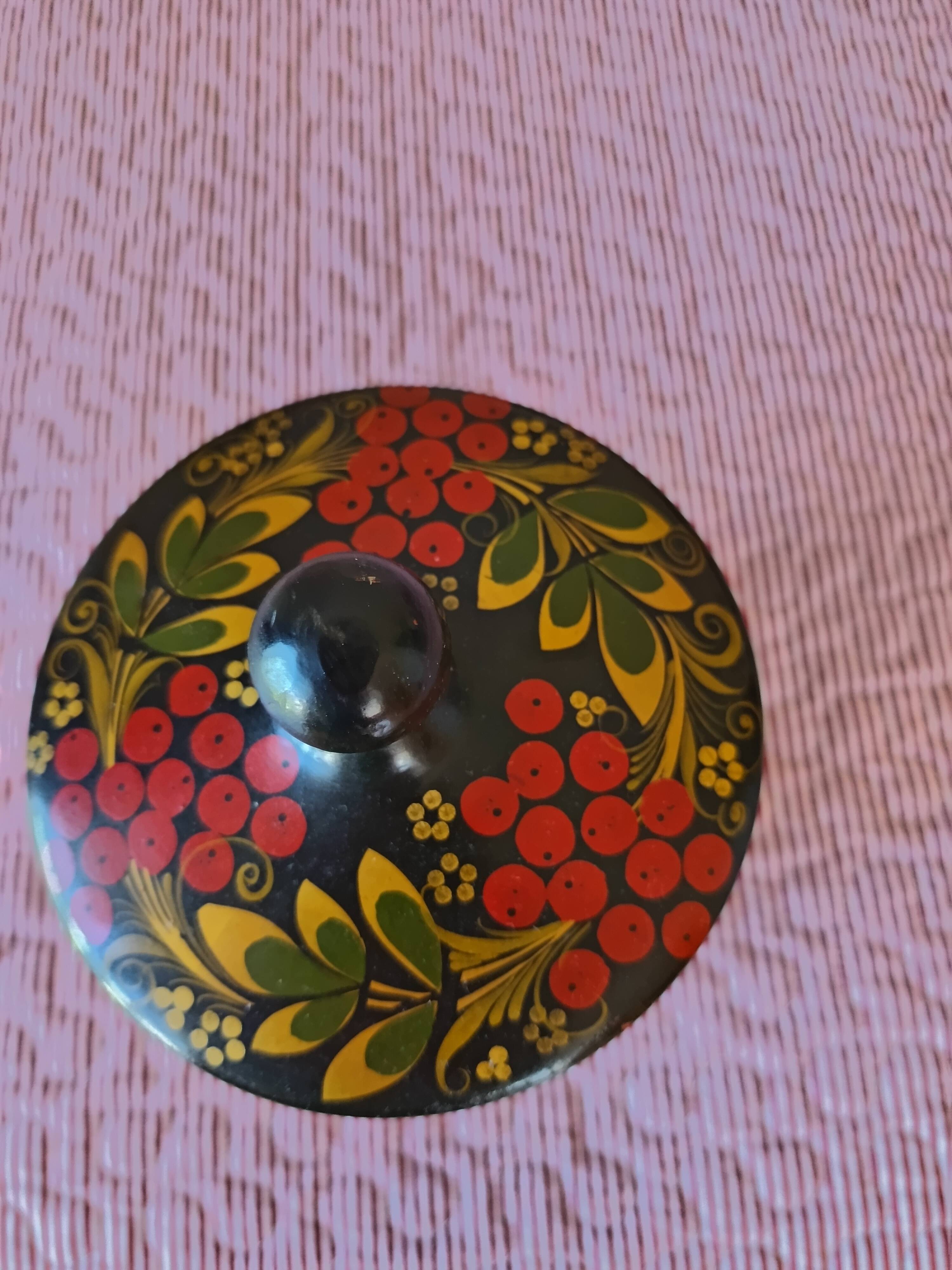Russian Khokhloma motifs bonbonnière