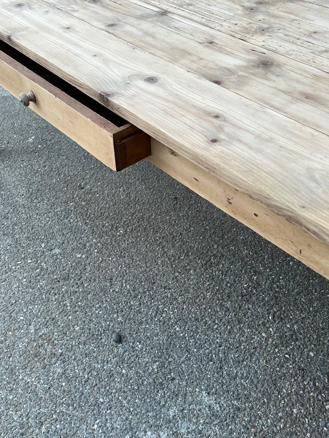 Farm table