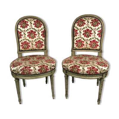 Paire de chaises de style Louis XVI hêtre mouluré laqué gris. XIXe