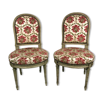 Paire de chaises de style Louis XVI hêtre mouluré laqué gris. XIXe
