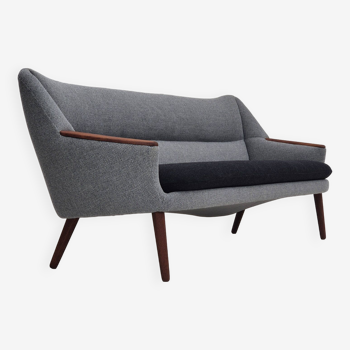 Années 1960, canapé danois de Kurt Østervig modèle 58, entièrement retapissé, meuble laine, bois teck.