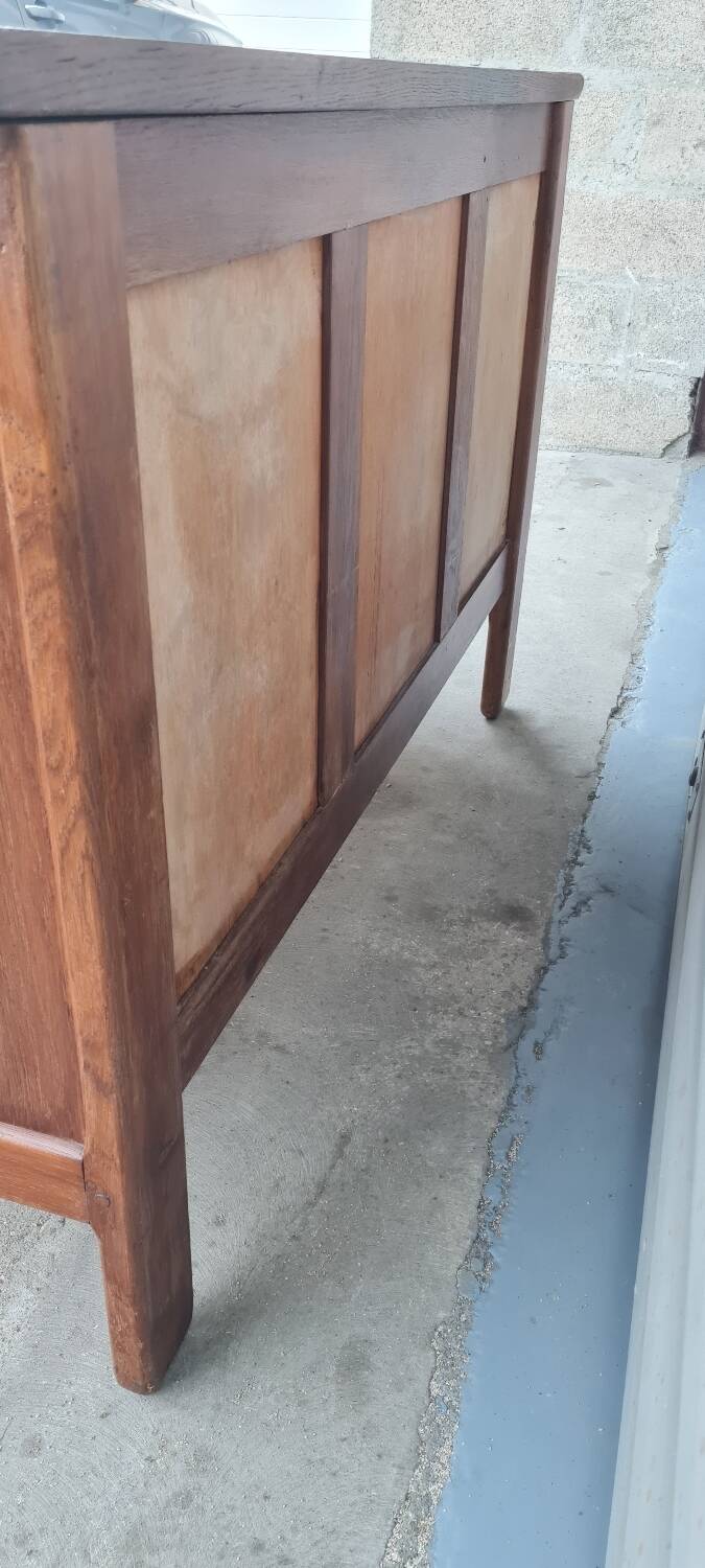 Oak chest of drawers