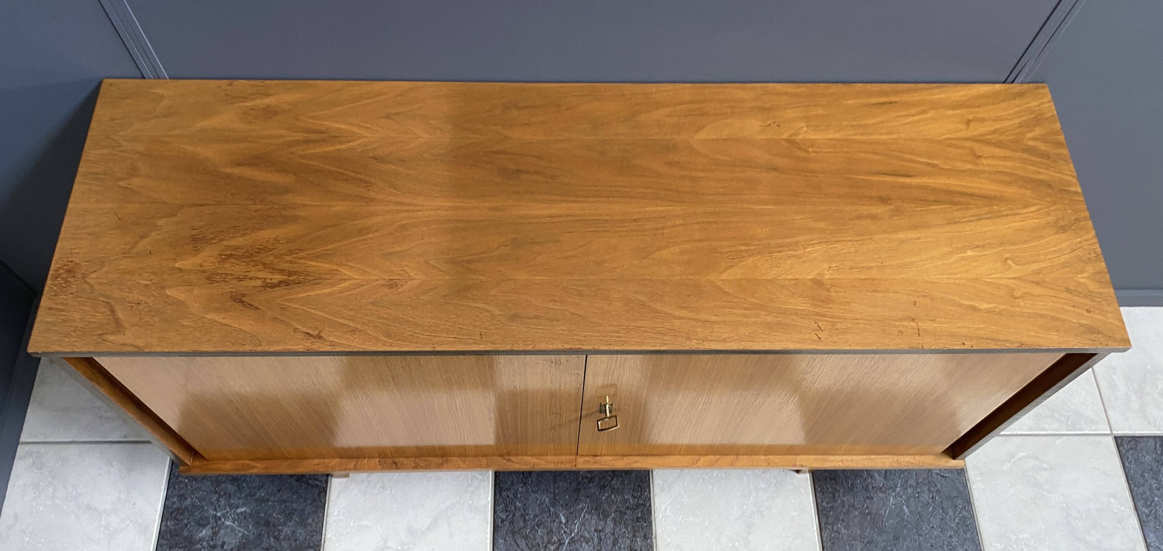 Buffet en bois à 2 portes de Suède