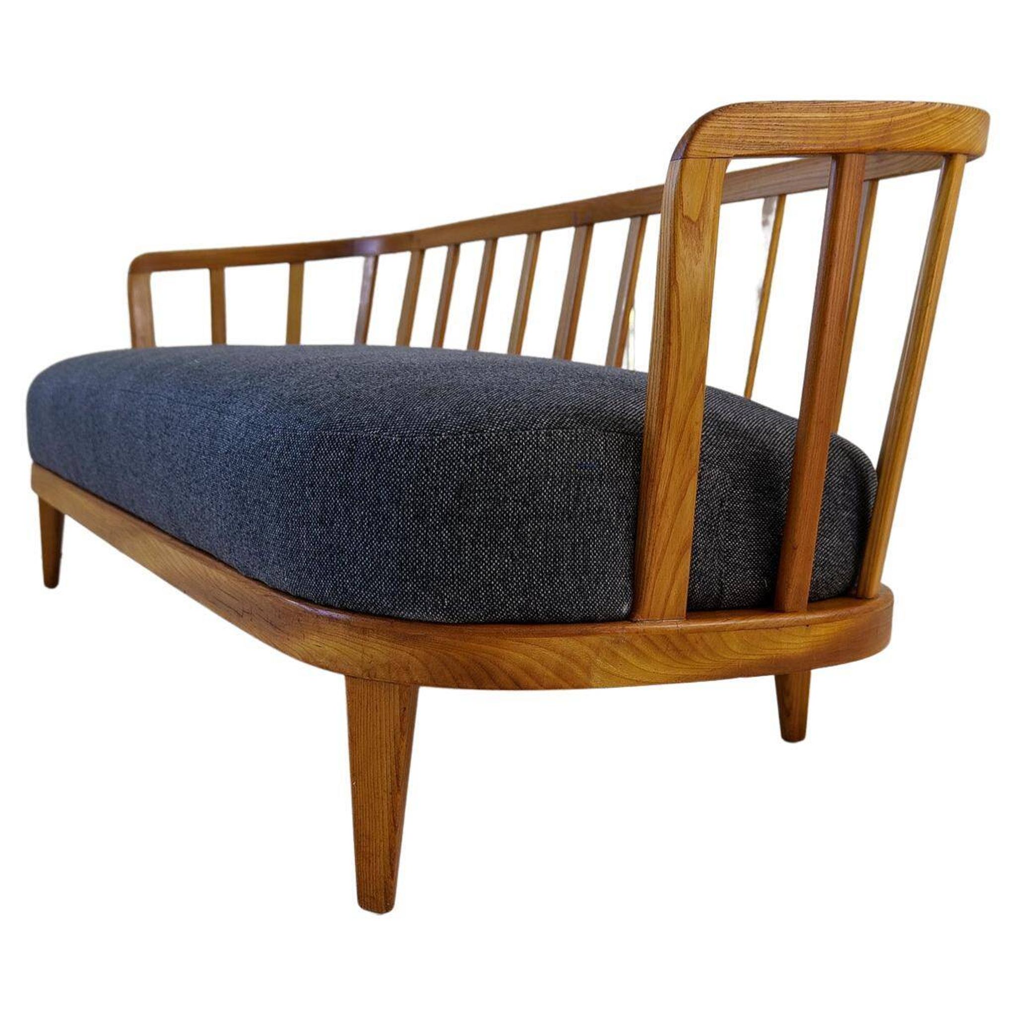 Mid-Century Modern Sculptural Canapé Model "Värend" Carl Malmsten, 1942