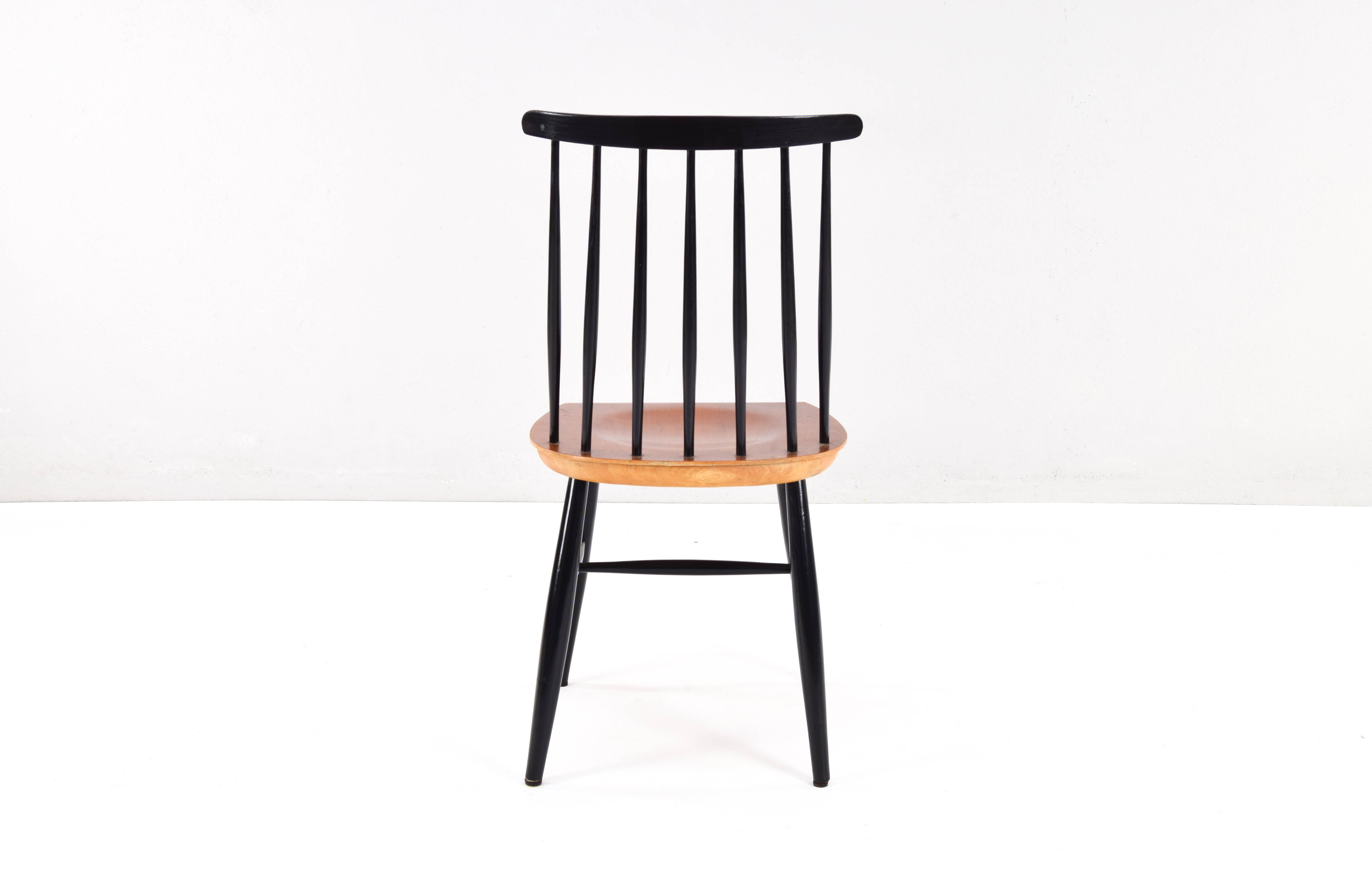 Four Mid Century Scandinavian Modern Fanett Dining Chairs by Ilmari Tapiovaara