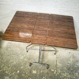 Folding table in formica