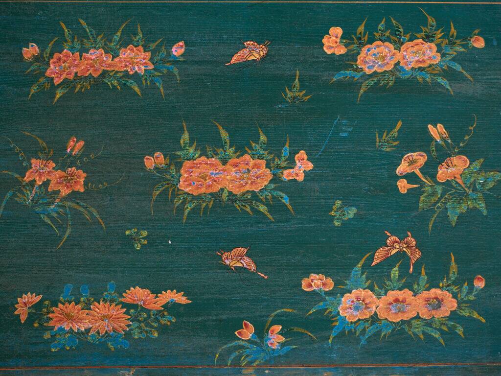 Antique Chinese chest in green lacquered elm – China, circa 1900