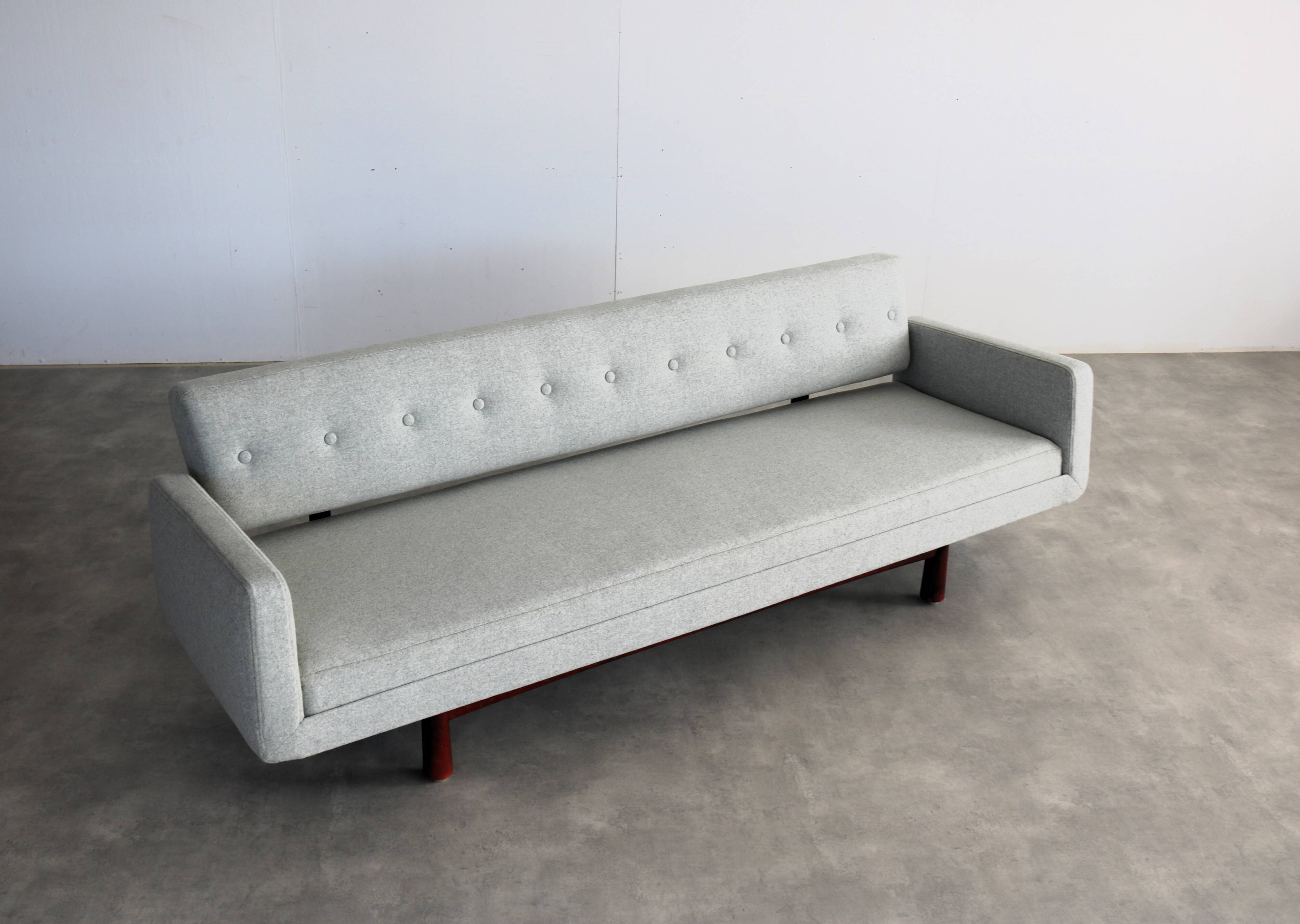 Rare sofa by Edward Wormley model "New York"