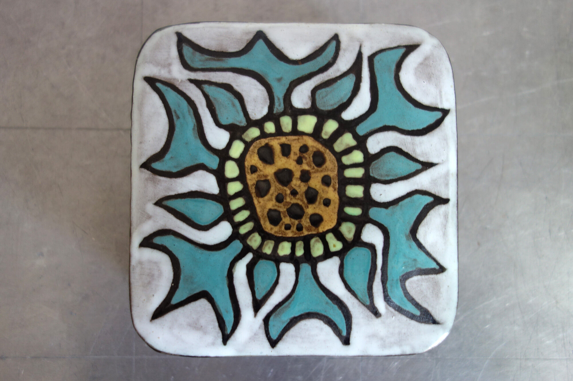 Ceramic box by Yvette Manoy, Belgium, 60s