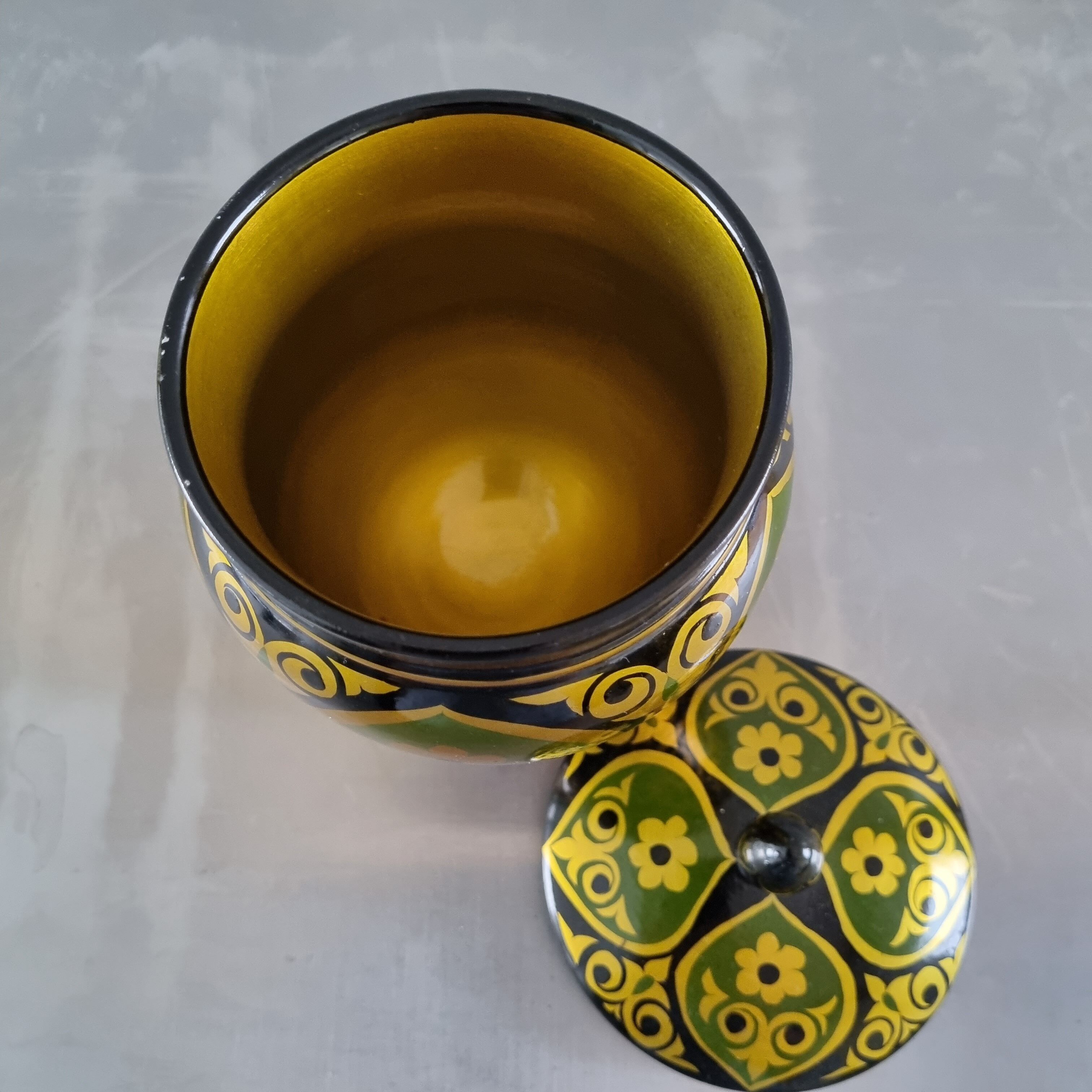 Pot en bois peint laqué artisanat russe Khokhloma