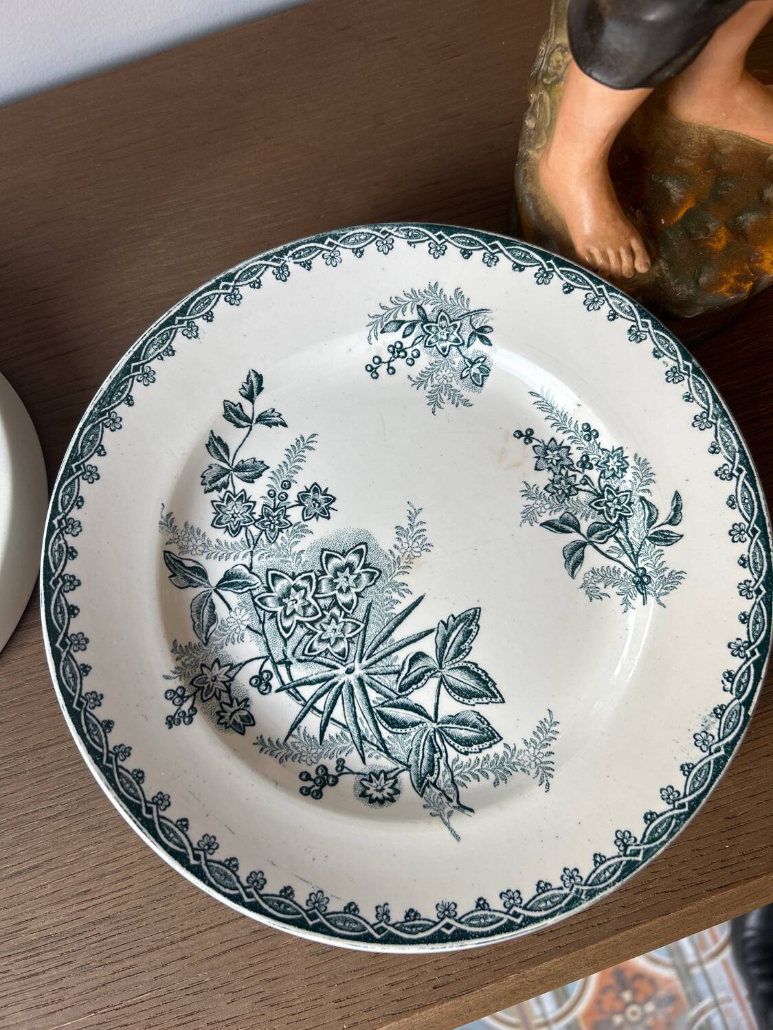 Assiettes en terre de fer Sarreguemines Margot