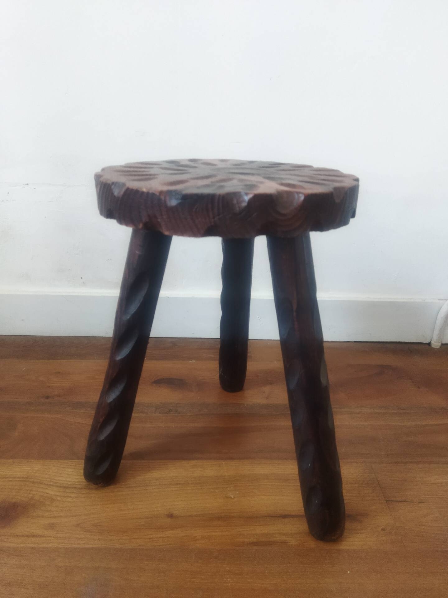 Tabouret de ferme tripode